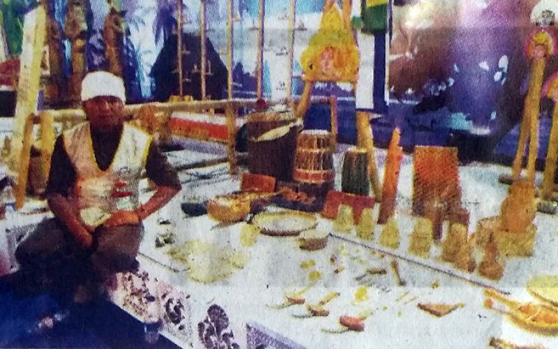 Shri Dipraj Rai facilitates to exhibit Gorkha products in Kolkata conclave